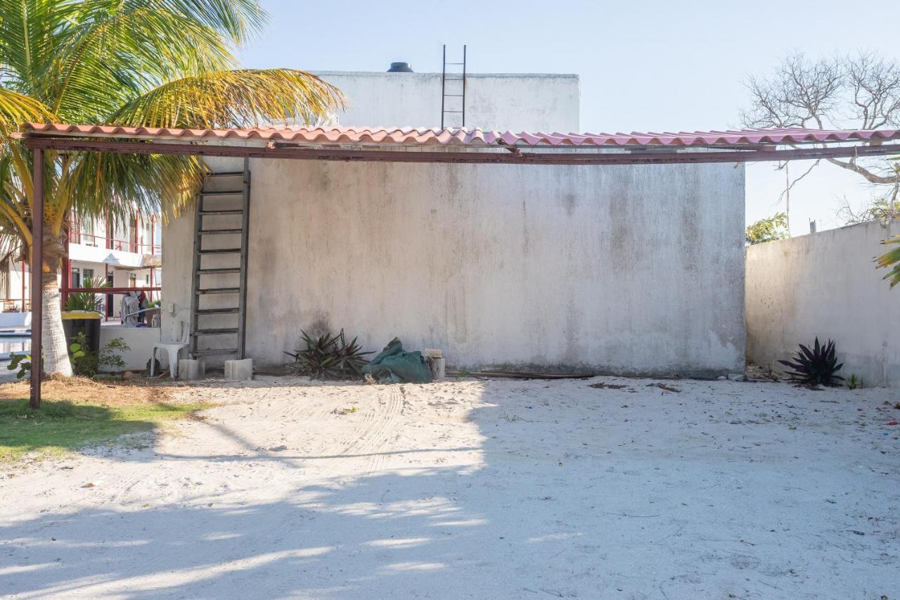 Pelican Inn At Las Dunas Chelem Zewnętrze zdjęcie