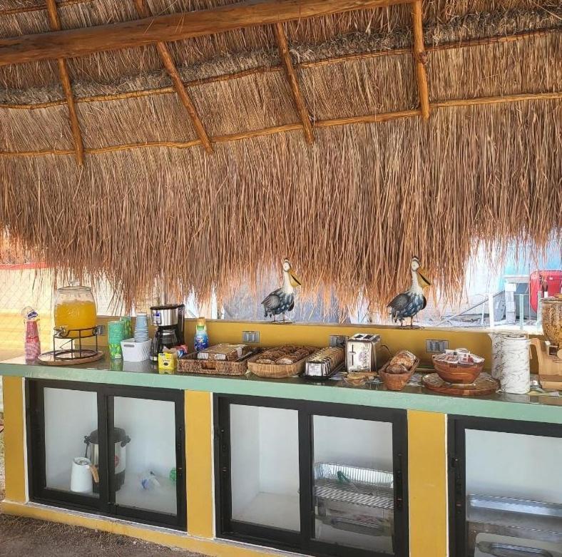 Pelican Inn At Las Dunas Chelem Zewnętrze zdjęcie
