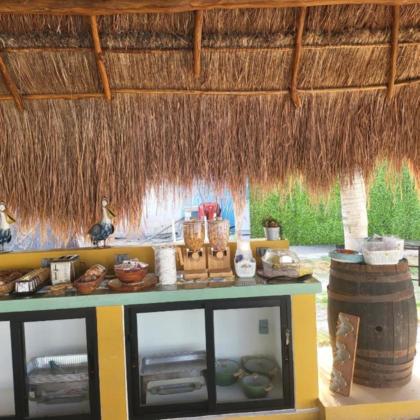 Pelican Inn At Las Dunas Chelem Zewnętrze zdjęcie