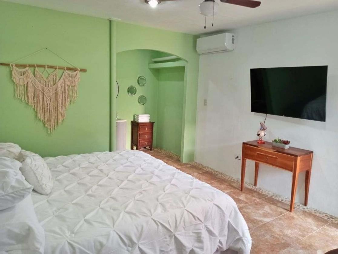Pelican Inn At Las Dunas Chelem Zewnętrze zdjęcie