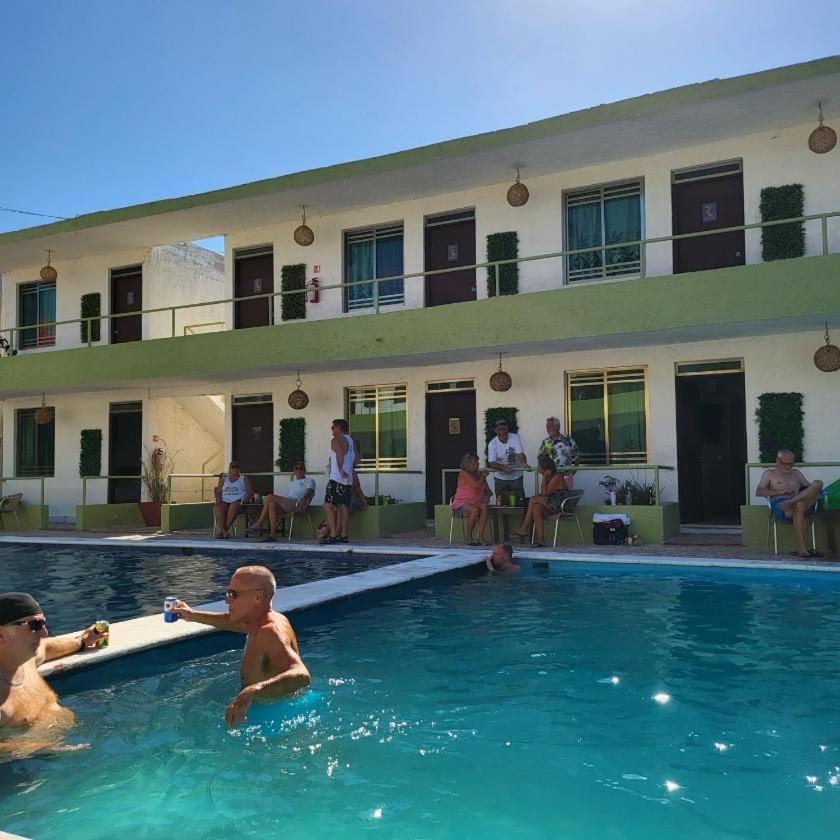 Pelican Inn At Las Dunas Chelem Zewnętrze zdjęcie