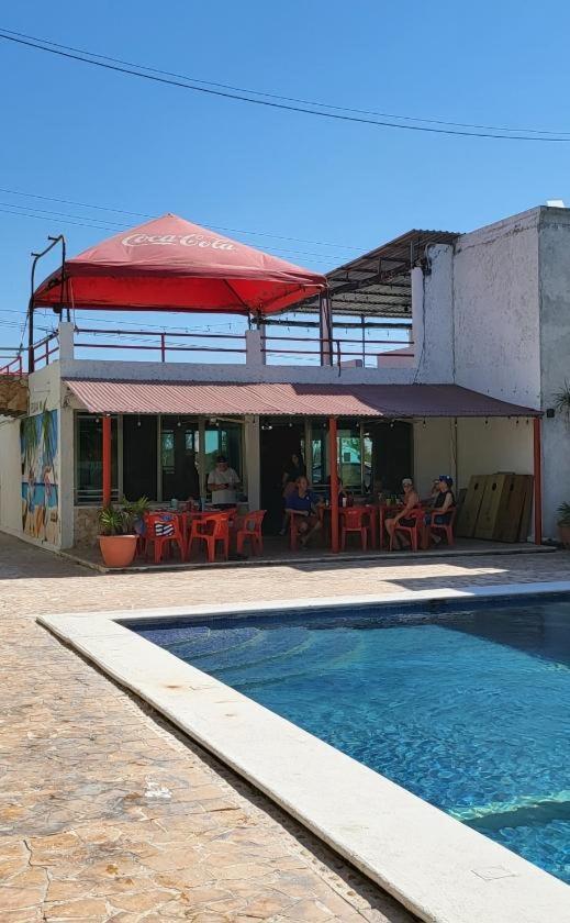 Pelican Inn At Las Dunas Chelem Zewnętrze zdjęcie