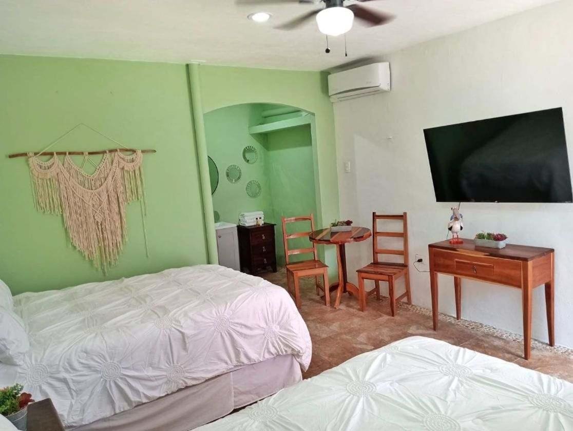 Pelican Inn At Las Dunas Chelem Zewnętrze zdjęcie