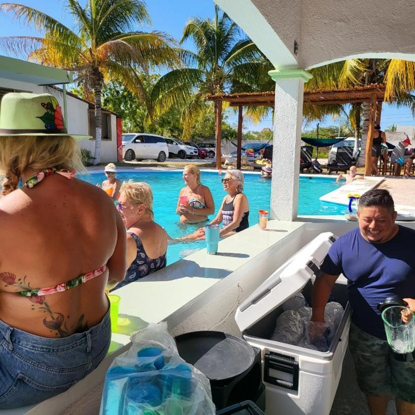 Pelican Inn At Las Dunas Chelem Zewnętrze zdjęcie
