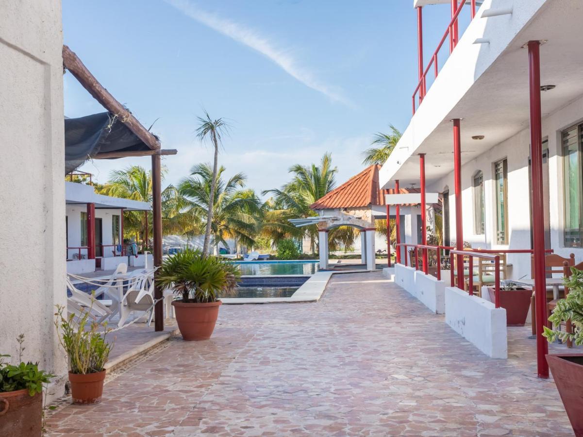 Pelican Inn At Las Dunas Chelem Zewnętrze zdjęcie